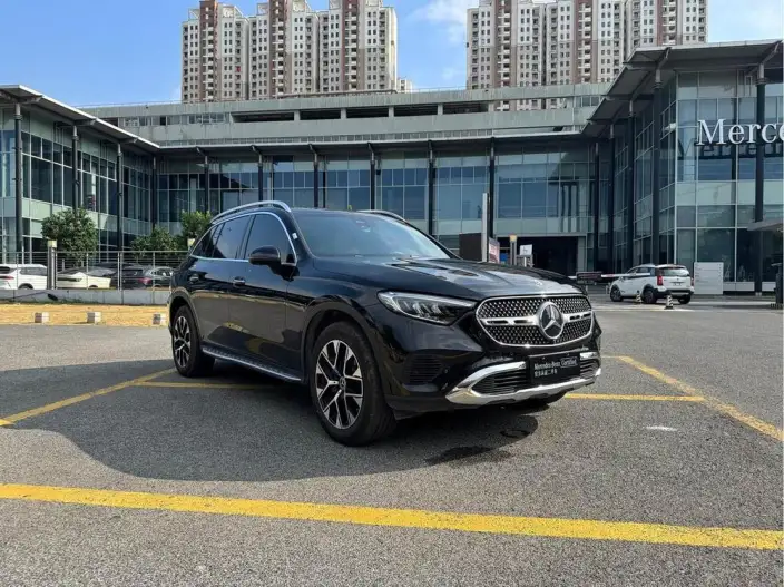 Mercedes-Benz GLC 2026 Model GLC 260 L 4MATIC Classic Edition 5 seat