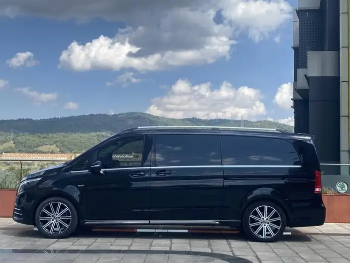 Mercedes-Benz V-Class 2022 Model V 260 L Long wheelbase Deluxe Edition
