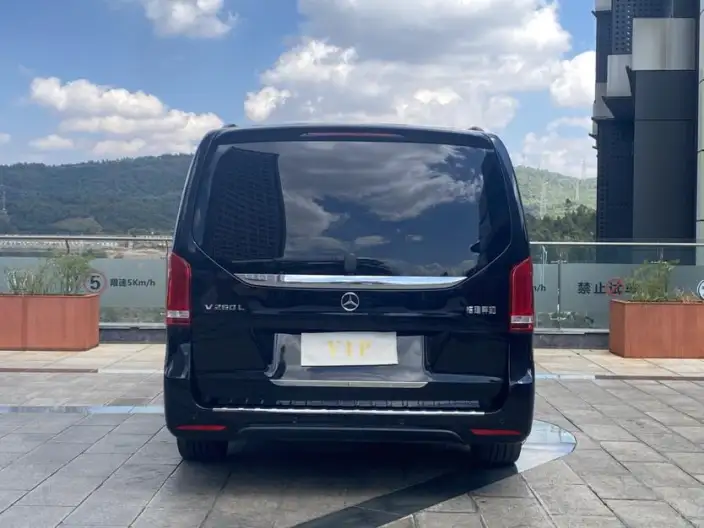 Mercedes-Benz V-Class 2022 Model V 260 L Long wheelbase Deluxe Edition – фото 6