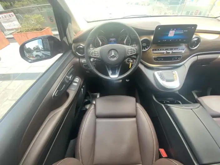 Mercedes-Benz V-Class 2022 Model V 260 L Long wheelbase Deluxe Edition – фото 7