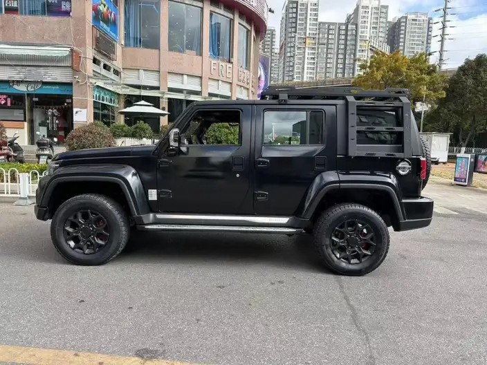 BAIC BJ40 2023 Model 2.0D Automatic 4WD Blade Hero Edition Warrior Model – фото 4