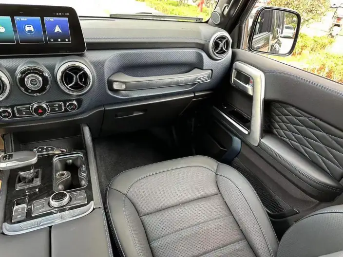 BAIC BJ40 2023 Model 2.0D Automatic 4WD Blade Hero Edition Warrior Model – фото 7
