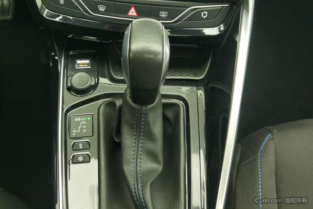 PEUGEOT 308 Модель 2018 года 1.6L автоматическое Deluxe Edition – фото 16