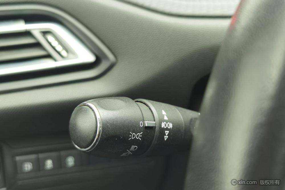 PEUGEOT 308 Модель 2018 года 1.6L автоматическое Deluxe Edition – фото 17