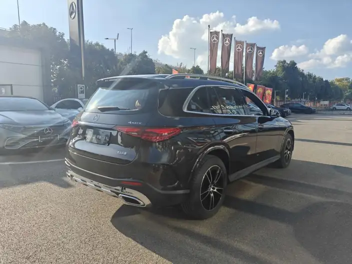 Mercedes-Benz GLC 2025 Model GLC 260 L 4MATIC Luxury Model 5 seat – фото 7