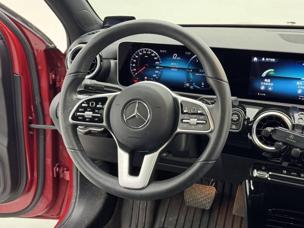 Mercedes-Benz A-Class Модель 2020 года A 180 L Sports sedan 特殊 Сравнение конфигураций – фото 16