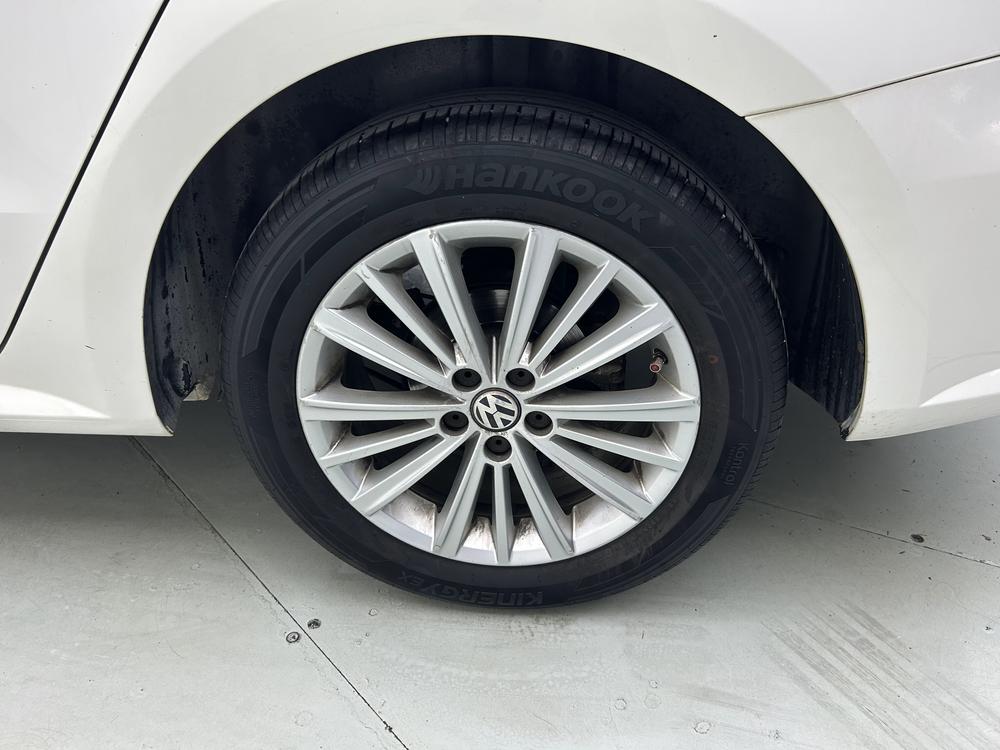 Volkswagen Lavida Plus 2013 модификация 1.4TSI Manual Com f ort – фото 9
