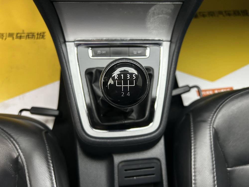 Volkswagen Lavida Plus 2013 модификация 1.4TSI Manual Com f ort – фото 17
