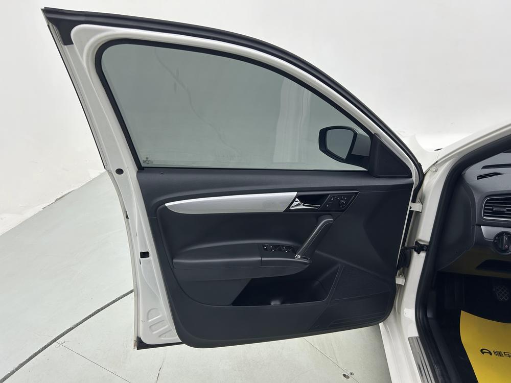Volkswagen Lavida Plus 2013 модификация 1.4TSI Manual Com f ort – фото 25