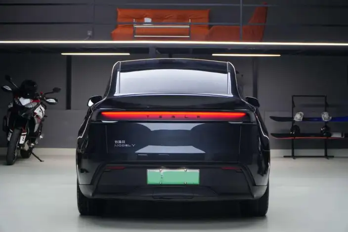 Model Y 2025 Model Rear-wheel drive version