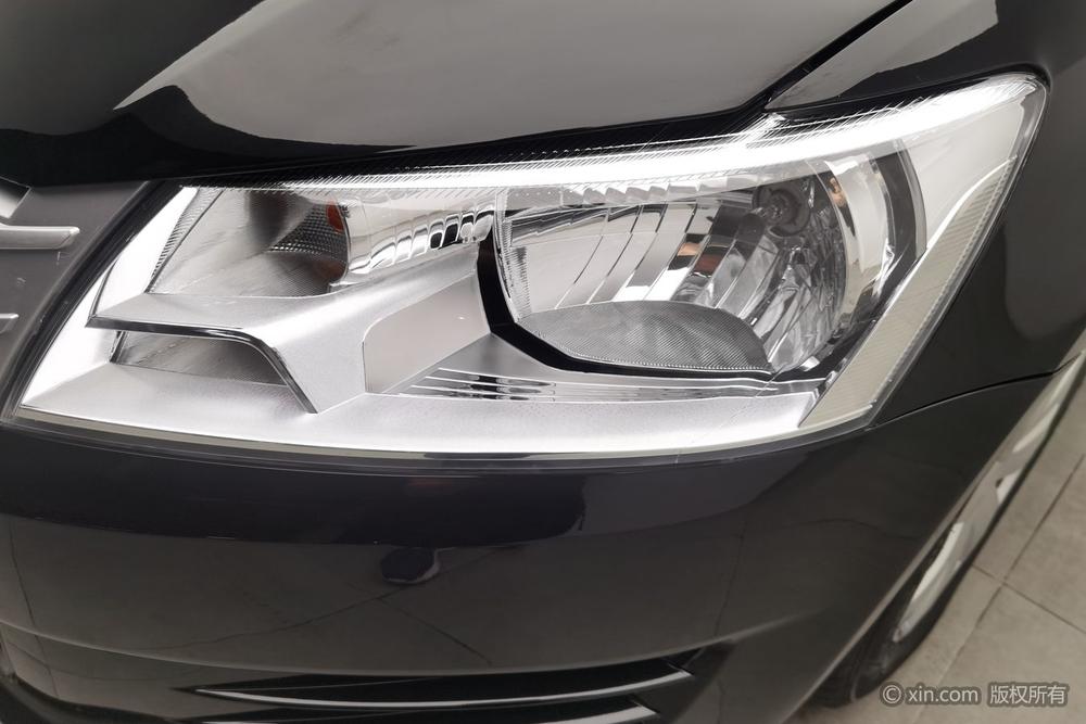 Volkswagen Santana 2015 1.6L Manual Fashion – фото 7