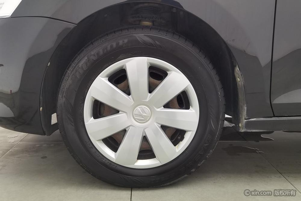Volkswagen Santana 2015 1.6L Manual Fashion – фото 8