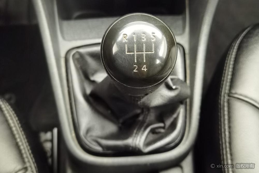 Volkswagen Santana 2015 1.6L Manual Fashion – фото 15