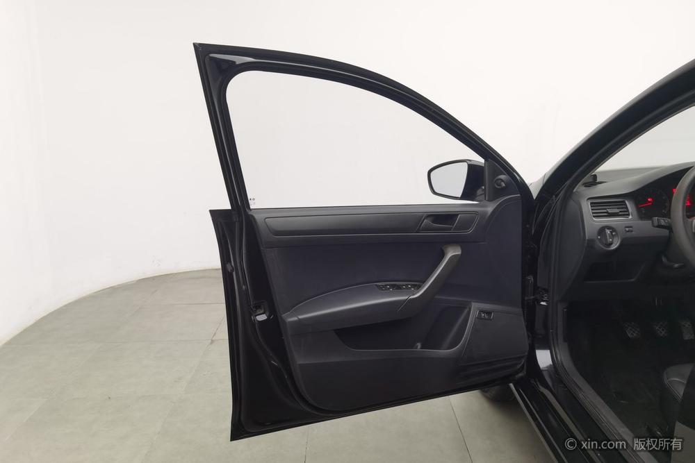Volkswagen Santana 2015 1.6L Manual Fashion – фото 22