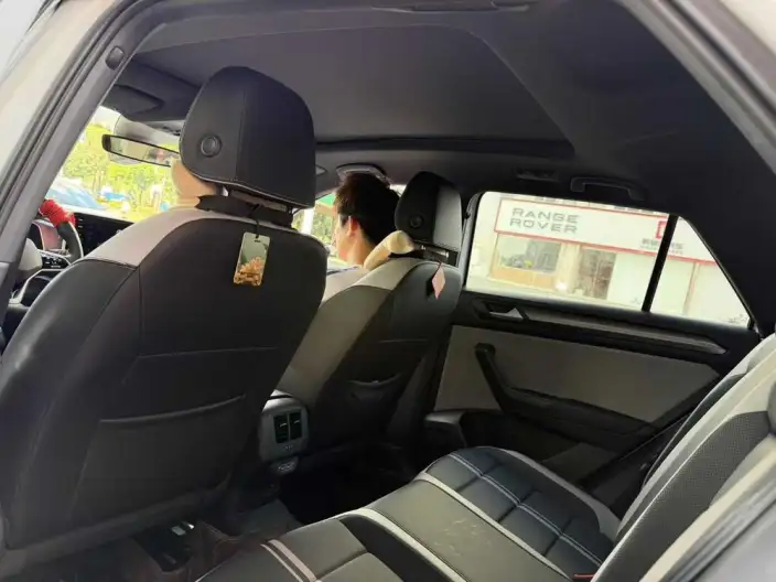 Volkswagen T-Roc 2025 Model Facelift 300TSI DSG Chenguang Edition – фото 9