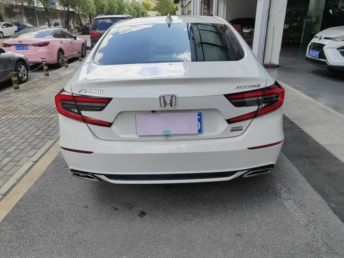 Honda Accord 2022 Model 260TURBO Deluxe Edition – фото 6