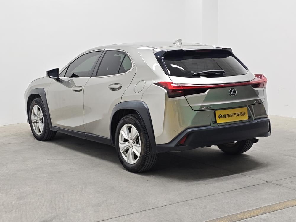 Lexus UX Модель 2020 года 200 Special Edition – фото 5