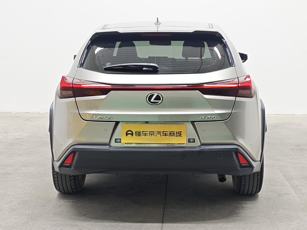 Lexus UX Модель 2020 года 200 Special Edition – фото 6