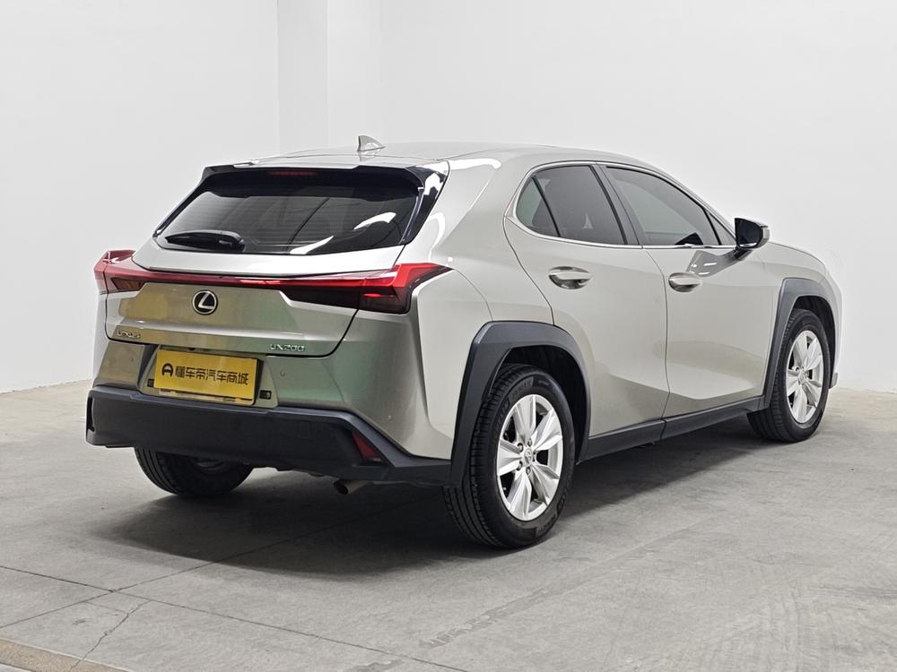 Lexus UX Модель 2020 года 200 Special Edition – фото 7