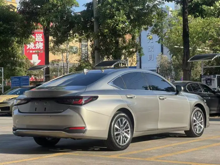 Lexus ES 2025 Model 200 Premium – фото 7