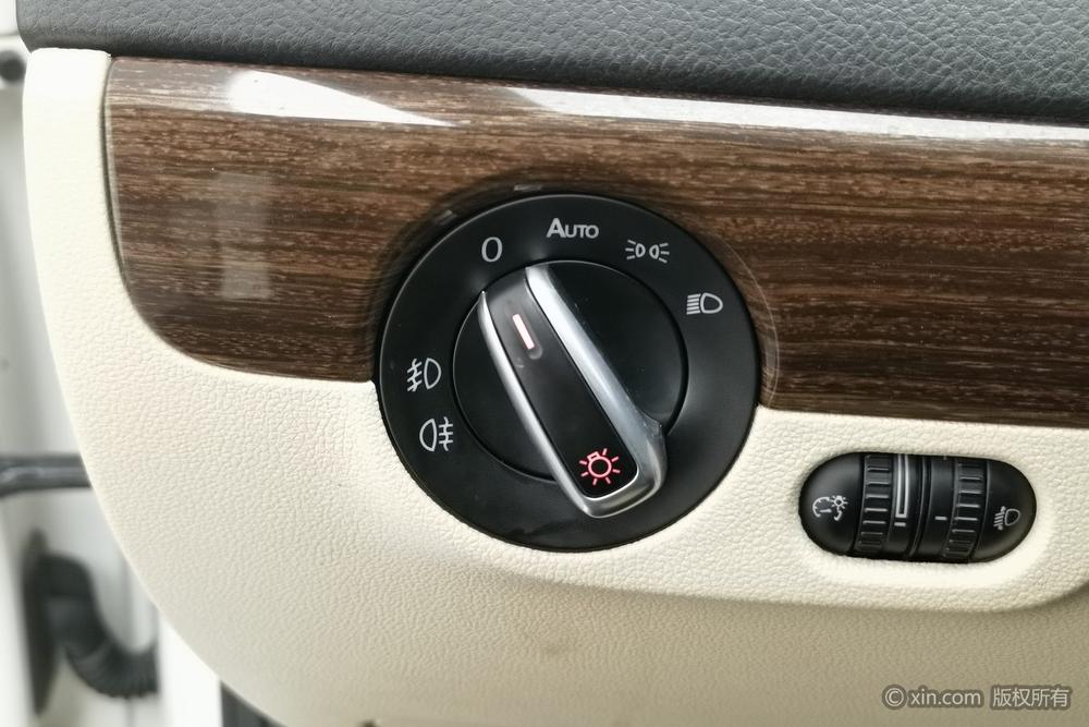 Volkswagen Sagitar 2012 1.4TSI Automatic Flagship – фото 17