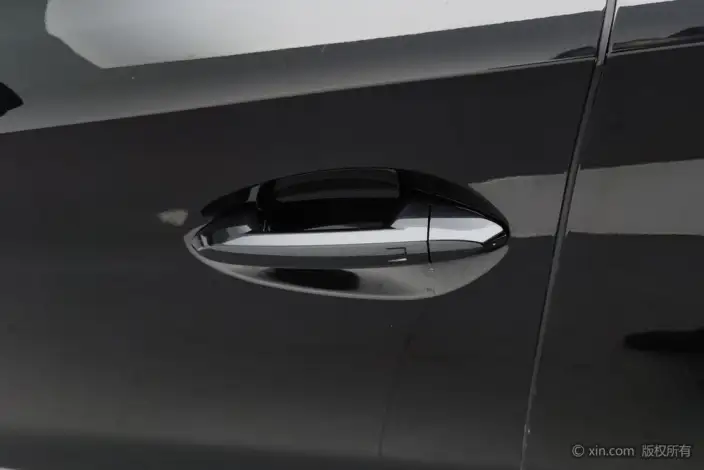Hongqi E-QM5 2024 Model 500KM Travel Edition 100kW – фото 8