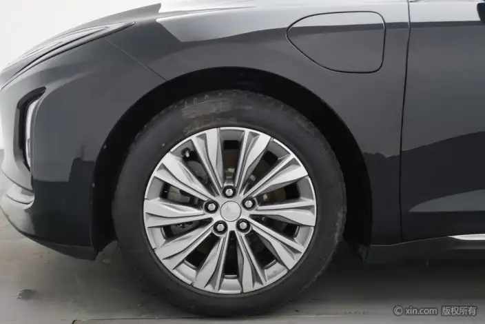 Hongqi E-QM5 2024 Model 500KM Travel Edition 100kW – фото 9