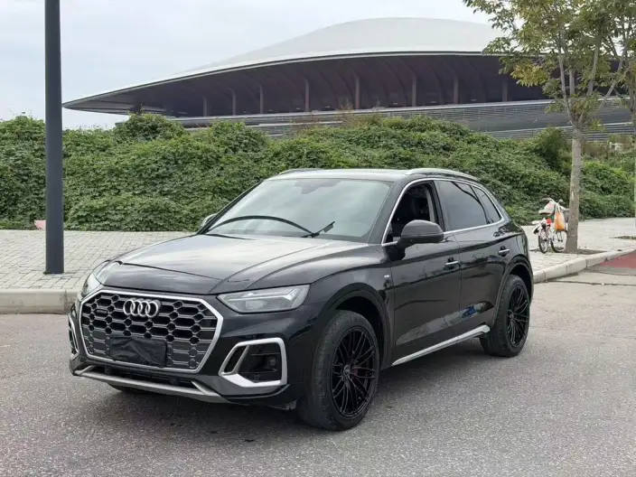 Audi Q5L 2022 Model 40T Luxury Dynamic Model – фото 1