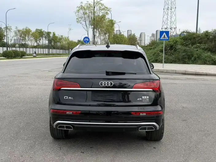Audi Q5L 2022 Model 40T Luxury Dynamic Model – фото 5