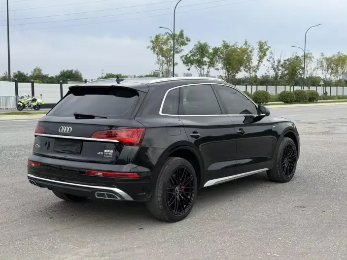 Audi Q5L 2022 Model 40T Luxury Dynamic Model – фото 6