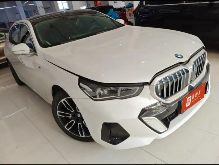 BMW 5 Series 2024 Model 530Li Leading Model M Sports Set – фото 2