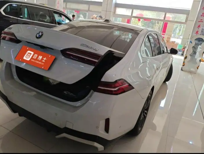 BMW 5 Series 2024 Model 530Li Leading Model M Sports Set – фото 4