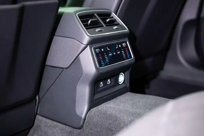 Audi A7 L 2024 Model 45 TFSI Luxury Model – фото 9