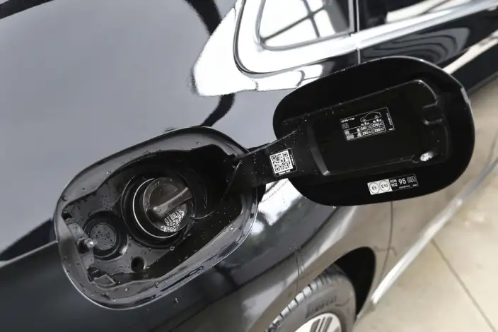 Mercedes-Benz E-Class PHEV 2024 Model E 350 e L sedan – фото 10