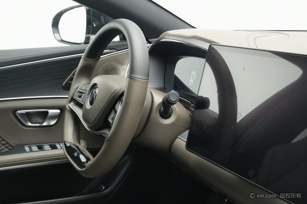 BYD Han DM 2022 DM-i 121KM Prestige – фото 13