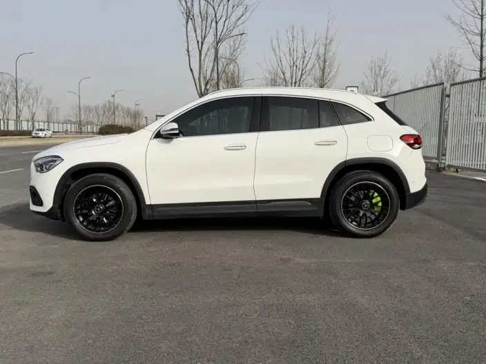 Mercedes-Benz GLA 2022 Model GLA 200 – фото 3