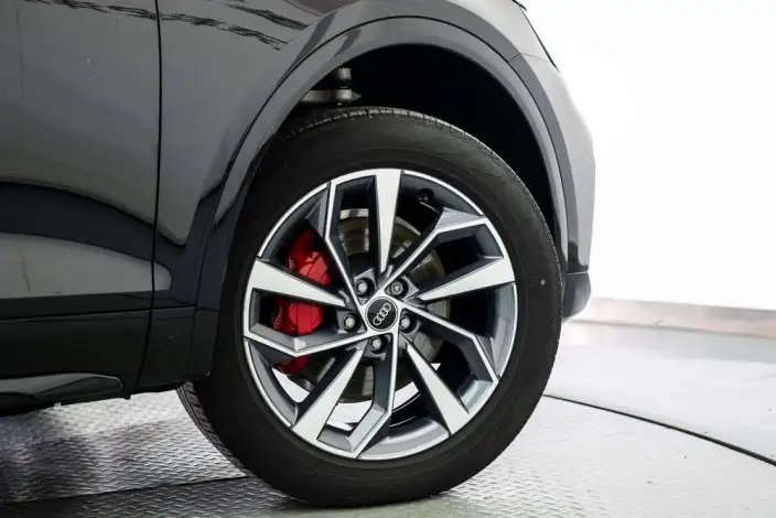 Audi Q5L 2024 Model 40TFSI Luxury Dynamic Model – фото 7