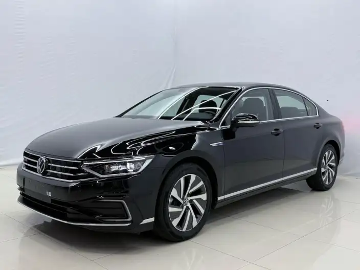 Volkswagen Magotan PHEV 2022 Model Luxury Model – фото 1