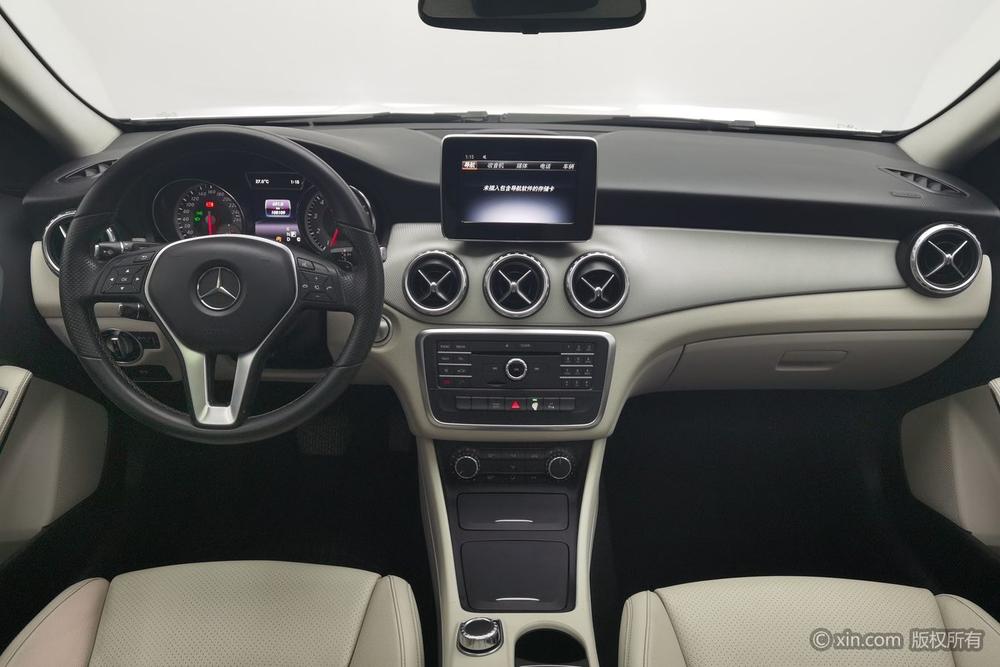 Mercedes-Benz GLA 2016 GLA 200 Dynamic – фото 13