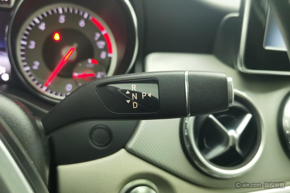 Mercedes-Benz GLA 2016 GLA 200 Dynamic – фото 15