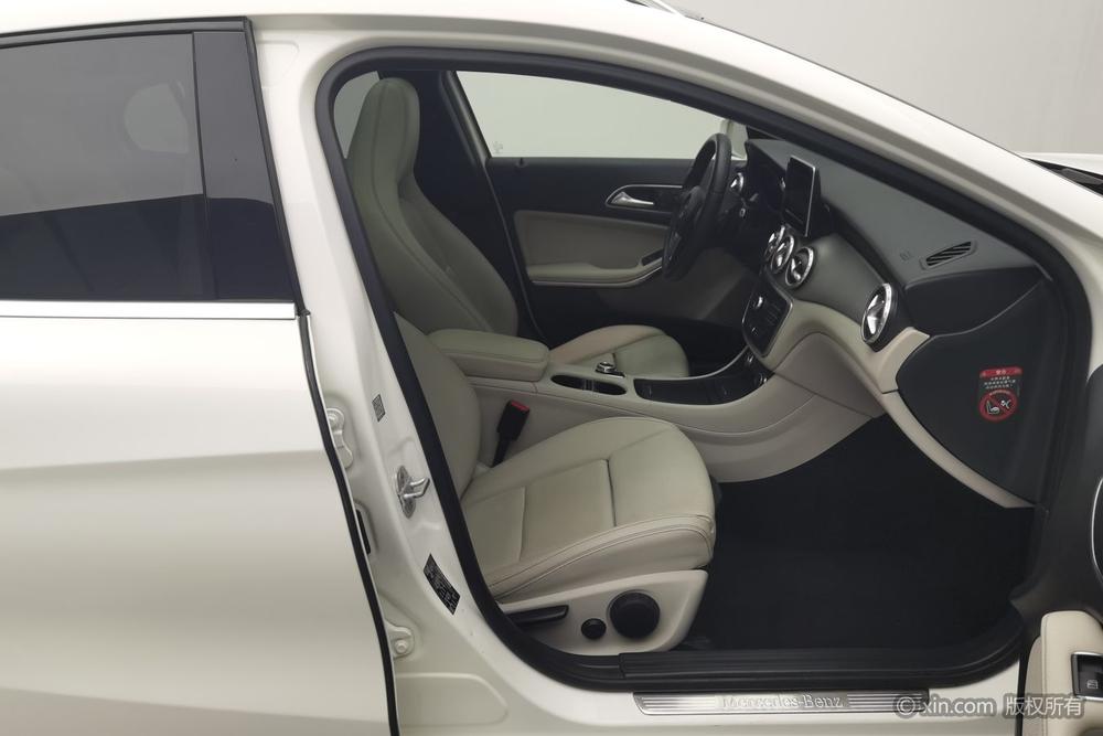 Mercedes-Benz GLA 2016 GLA 200 Dynamic – фото 19
