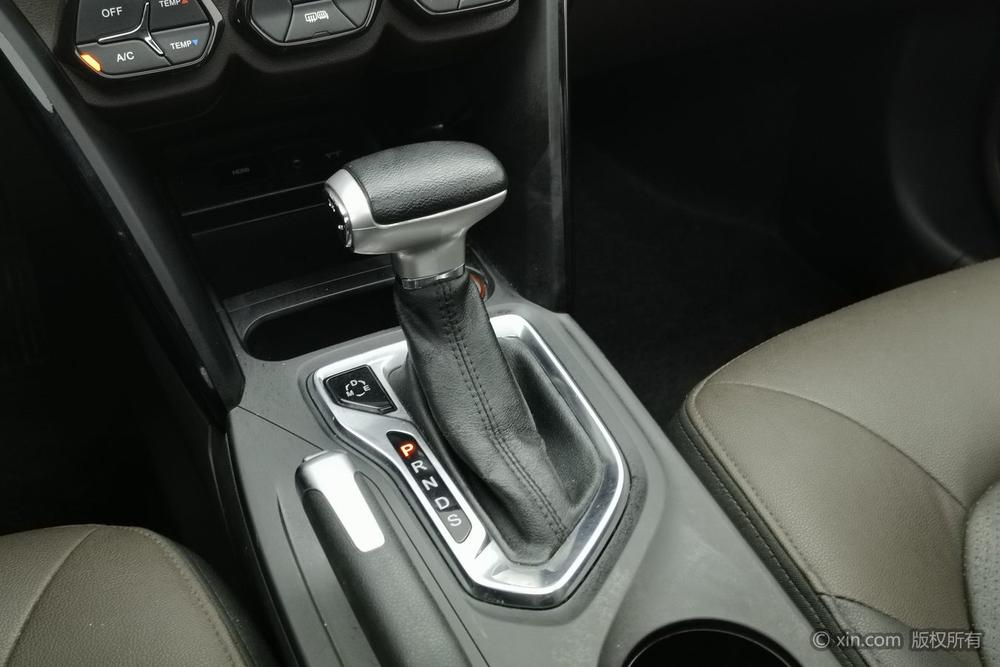 GAC Trumpchi GS4 2015 модификация 200T G-DCT Deluxe Edition – фото 16