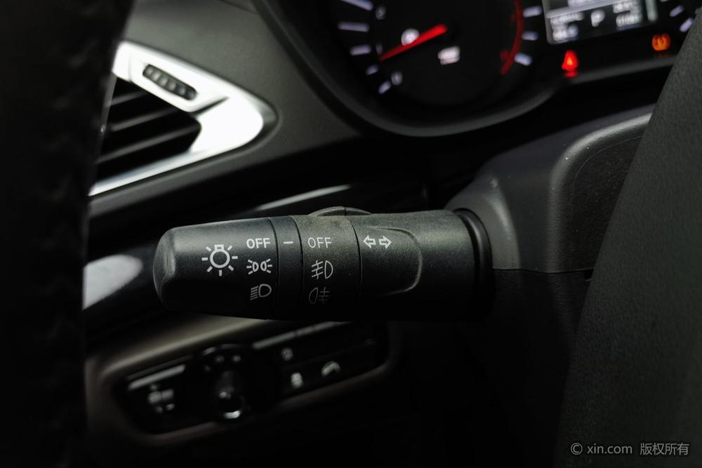GAC Trumpchi GS4 2015 модификация 200T G-DCT Deluxe Edition – фото 17
