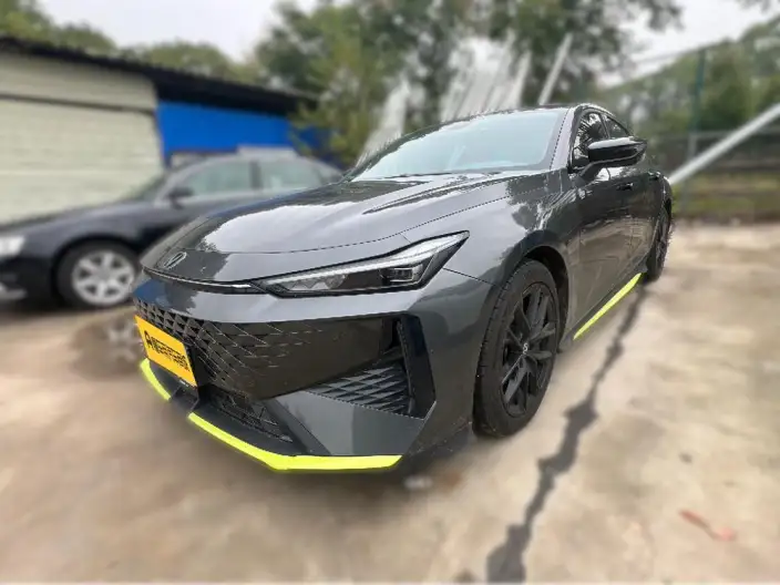 Changan UNI-V 2024 Model 1.5T Noble Model – фото 1