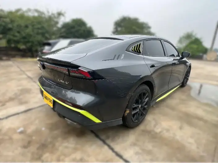 Changan UNI-V 2024 Model 1.5T Noble Model – фото 2