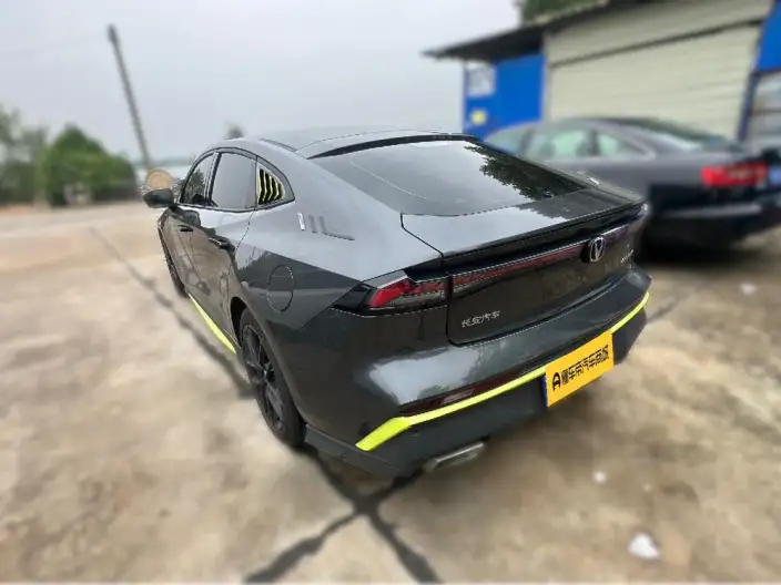 Changan UNI-V 2024 Model 1.5T Noble Model – фото 4