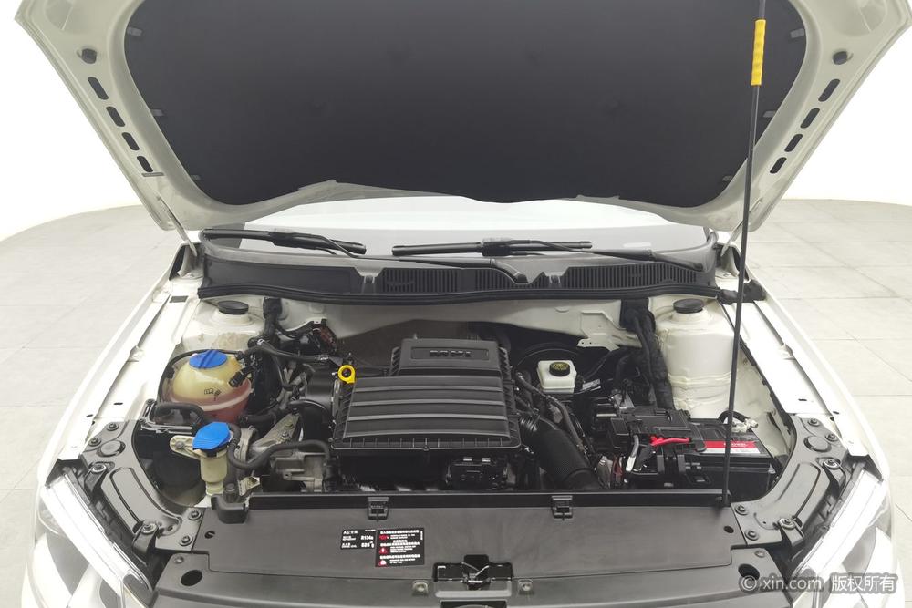 Volkswagen Lavida 2013 Classic Facelift 1.6L Automatic Comfort – фото 6