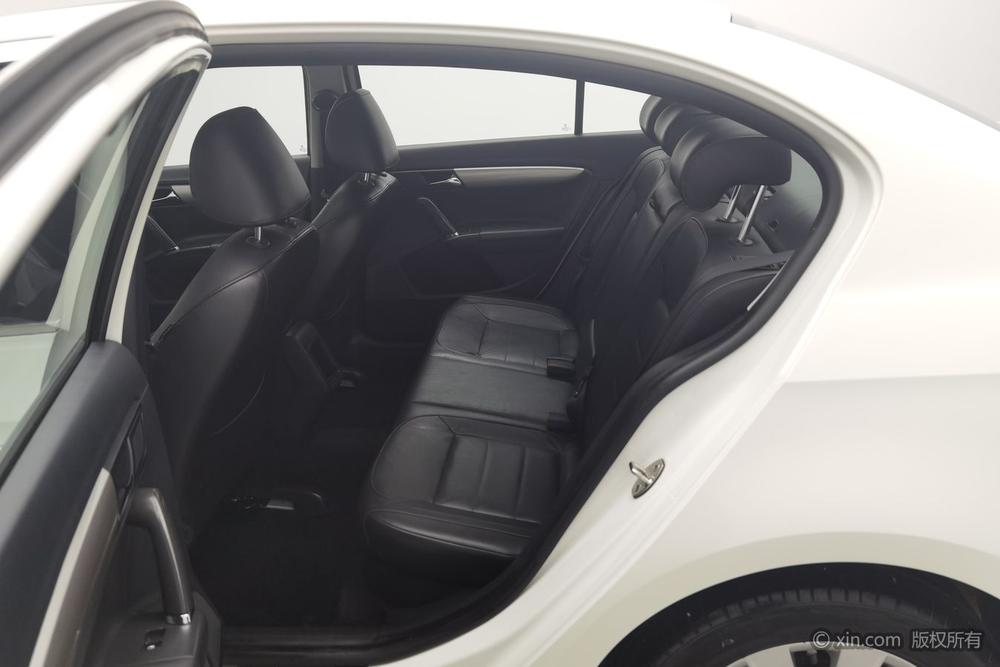Volkswagen Lavida 2013 Classic Facelift 1.6L Automatic Comfort – фото 19