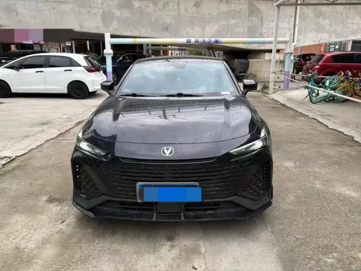 Changan UNI-V 2023 Model 2.0T Leading speed Edition – фото 2