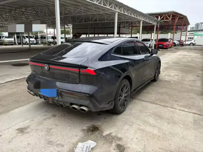 Changan UNI-V 2023 Model 2.0T Leading speed Edition – фото 6